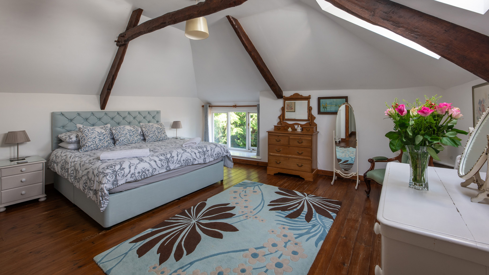 Treworgey Manor Coach House Master bedroom